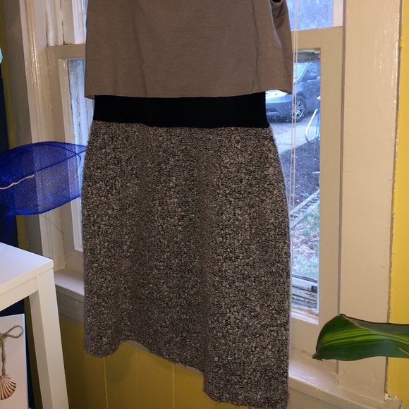 Woman’s Dress - Picture 2 of 3